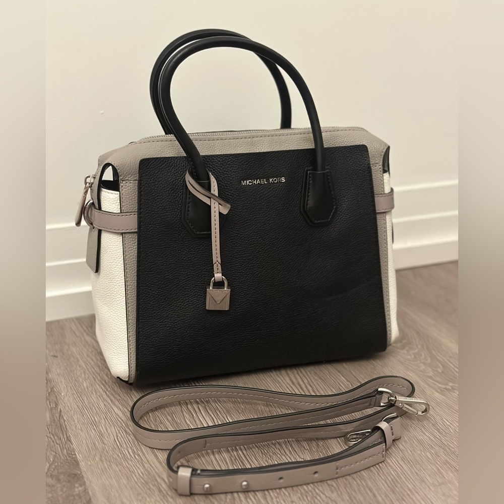 Michael Kors Purse - Picture 3 of 3